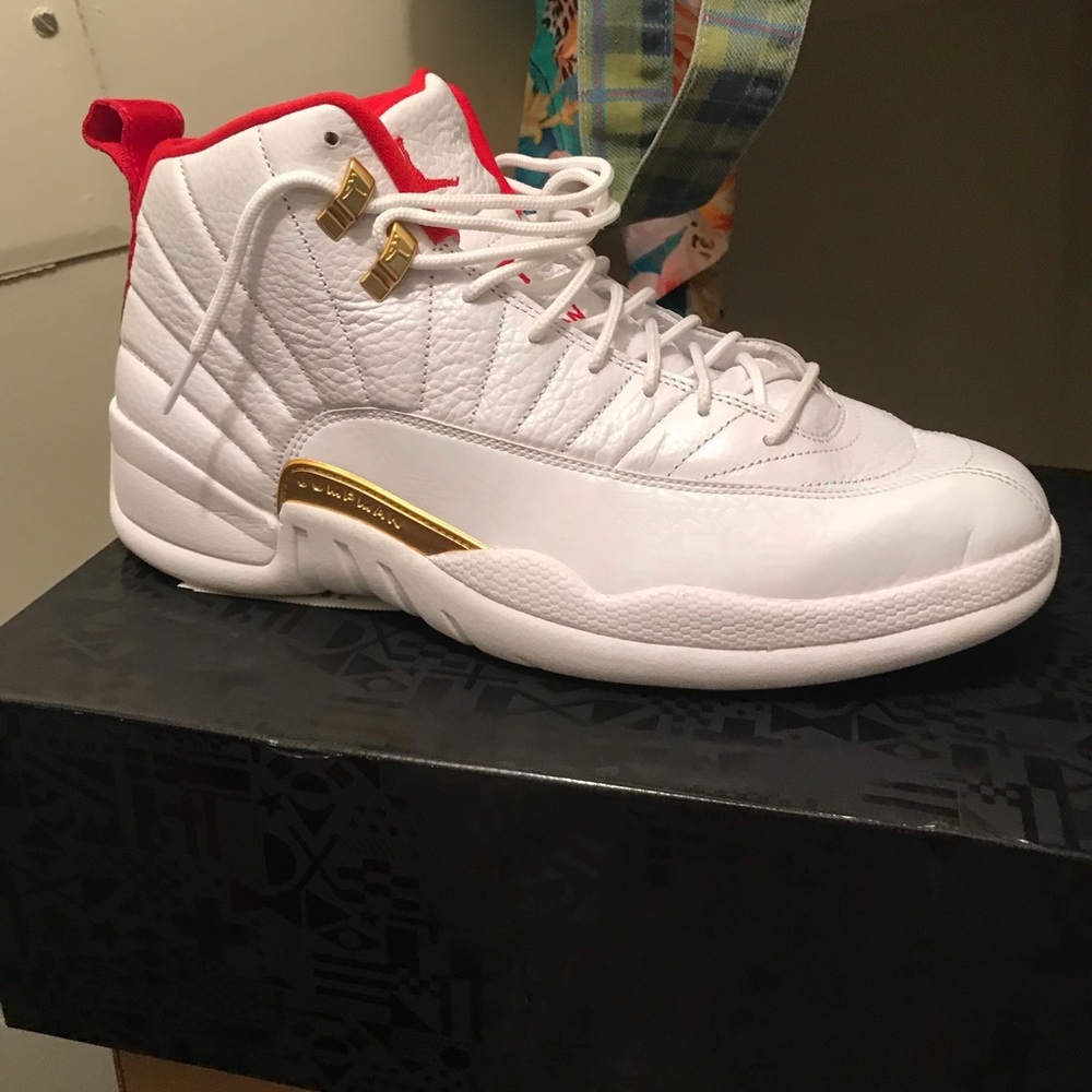 Jordan 12s(barely worn)